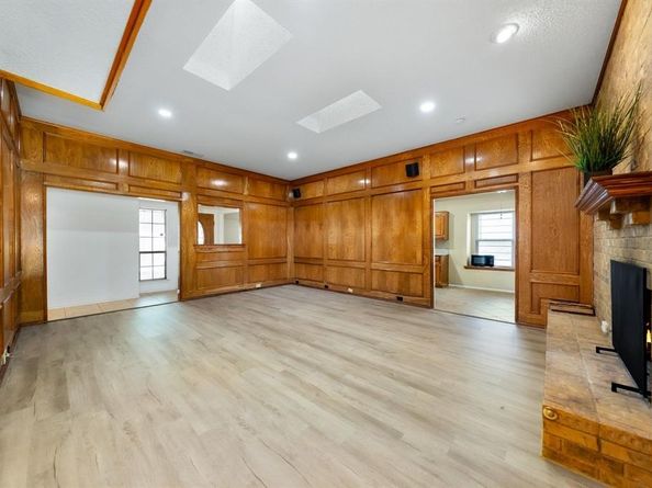 2601  Richland Drive , Garland Texas 75044