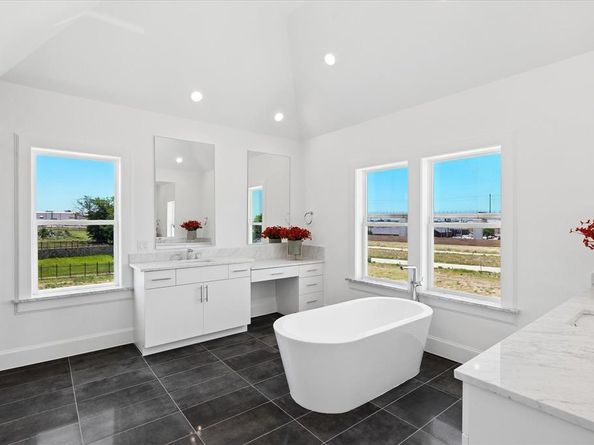 1354 E Crosby Road , Carrollton Texas 75006
