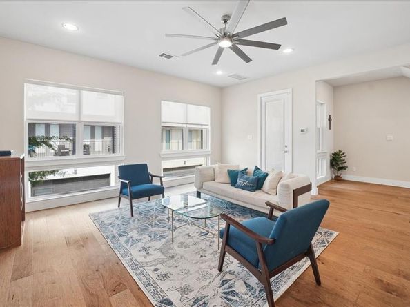 2506  El Camino Lane , Dallas Texas 75212