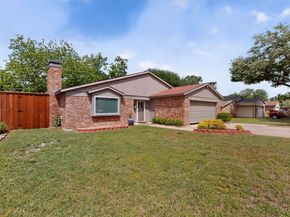 718  Matthews Court , Arlington Texas 76012