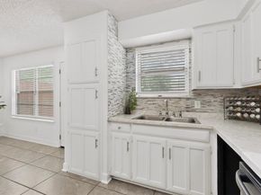 718  Matthews Court , Arlington Texas 76012