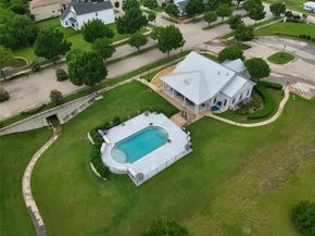 1020  Ivy Lane , Rockwall Texas 75087