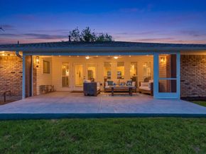 1909 W Red Bird Lane , Dallas Texas 75232