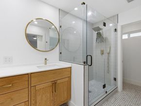 1909 W Red Bird Lane , Dallas Texas 75232