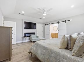 1909 W Red Bird Lane , Dallas Texas 75232