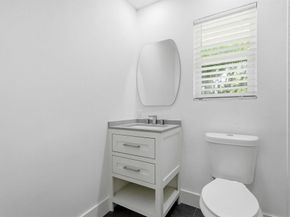 1909 W Red Bird Lane , Dallas Texas 75232