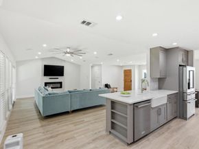 1909 W Red Bird Lane , Dallas Texas 75232