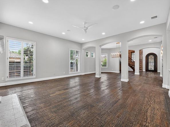 847  San Clemente  , Irving Texas 75039