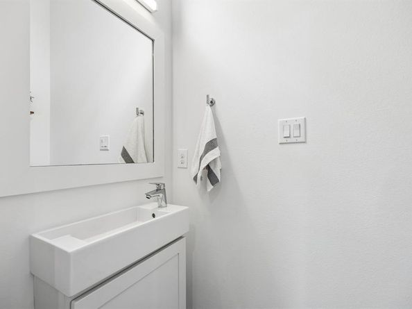 5811  Lindell Avenue  102, Dallas Texas 75206