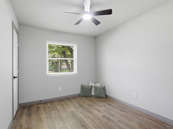 513  Hardy Drive , Garland Texas 75041