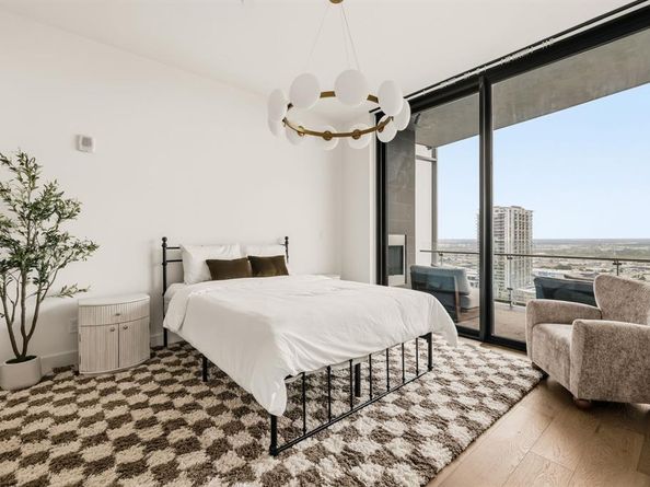 3130 N Harwood Street  1702, Dallas Texas 75201