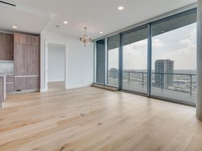 3130 N Harwood Street  1802, Dallas Texas 75201