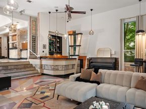 936 W Colorado Boulevard , Dallas Texas 75208