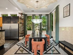 936 W Colorado Boulevard , Dallas Texas 75208