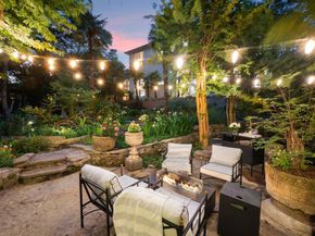 936 W Colorado Boulevard , Dallas Texas 75208