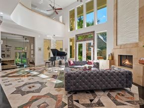 936 W Colorado Boulevard , Dallas Texas 75208