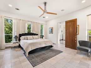 936 W Colorado Boulevard , Dallas Texas 75208