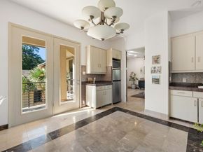 936 W Colorado Boulevard , Dallas Texas 75208