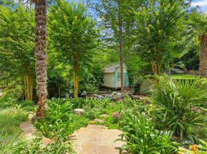 936 W Colorado Boulevard , Dallas Texas 75208