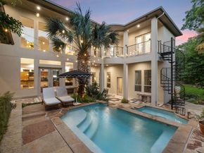 936 W Colorado Boulevard , Dallas Texas 75208