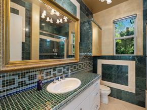 936 W Colorado Boulevard , Dallas Texas 75208