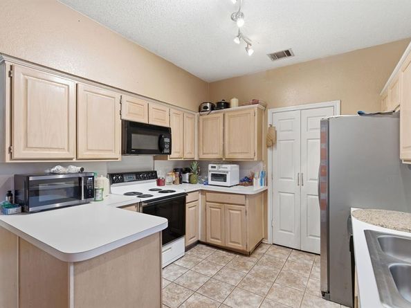 1701  Creekway Drive , Lewisville Texas 75067
