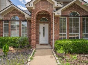 1701  Creekway Drive , Lewisville Texas 75067