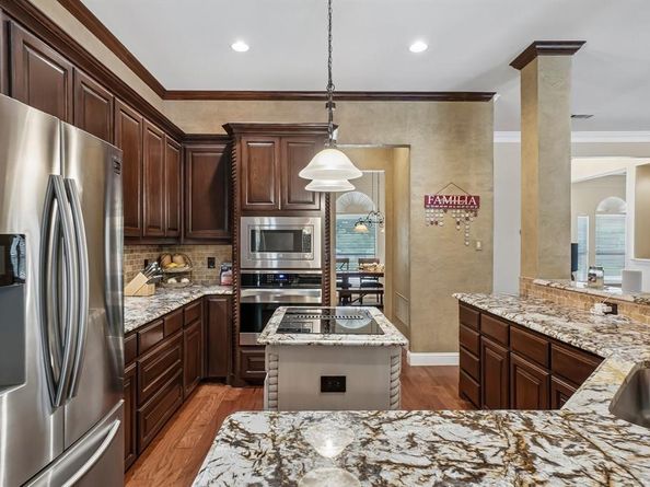 6109  Crestside Drive , Flower Mound Texas 75028