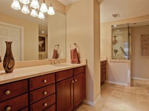 5909  Luther Lane  808, Dallas Texas 75225
