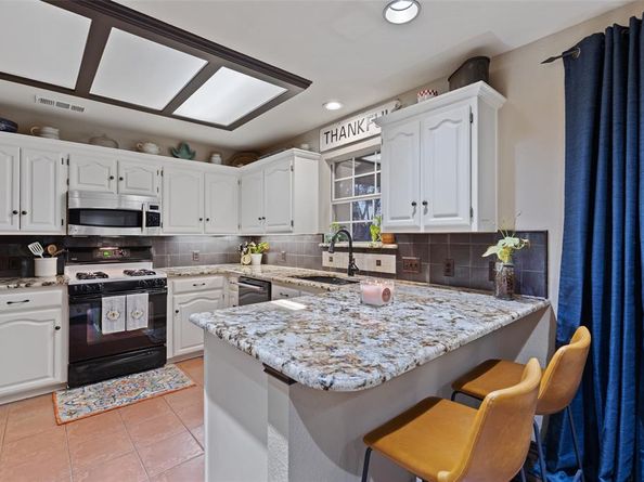 2104 W Holiday  , Fate Texas 75087