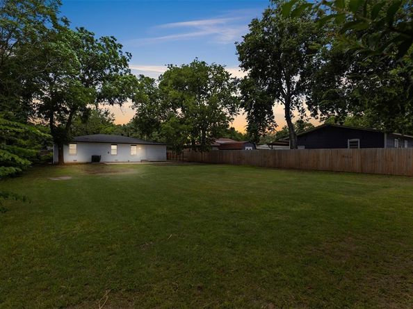 1035  Warden Street , Benbrook Texas 76126