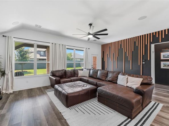 7004  Trailhead Street , Little Elm Texas 76227