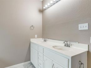 10005  Bull Run , Fort Worth Texas 76177