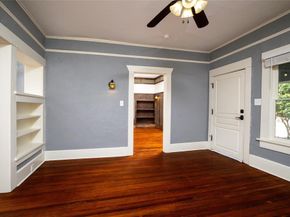 2107  College Avenue , Fort Worth Texas 76110