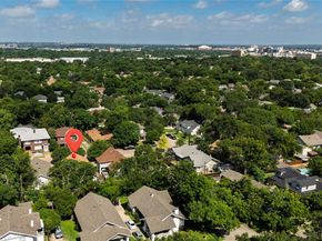2107  College Avenue , Fort Worth Texas 76110