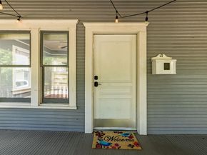 2107  College Avenue , Fort Worth Texas 76110