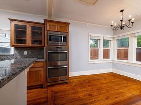 2107  College Avenue , Fort Worth Texas 76110