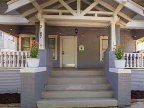 2107  College Avenue , Fort Worth Texas 76110