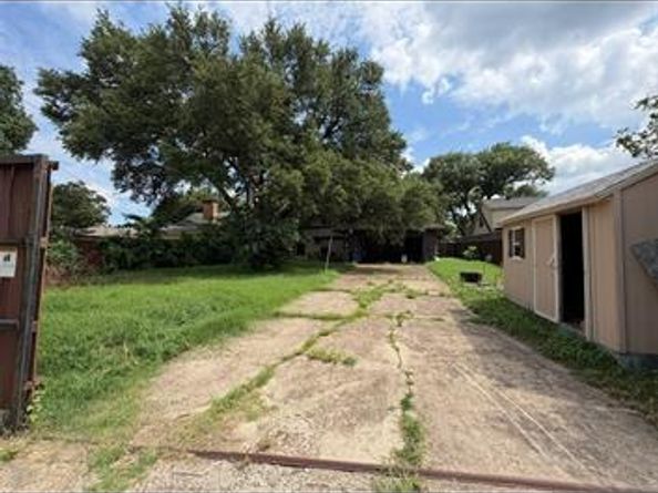 10940  Ferndale Road , Dallas Texas 75238