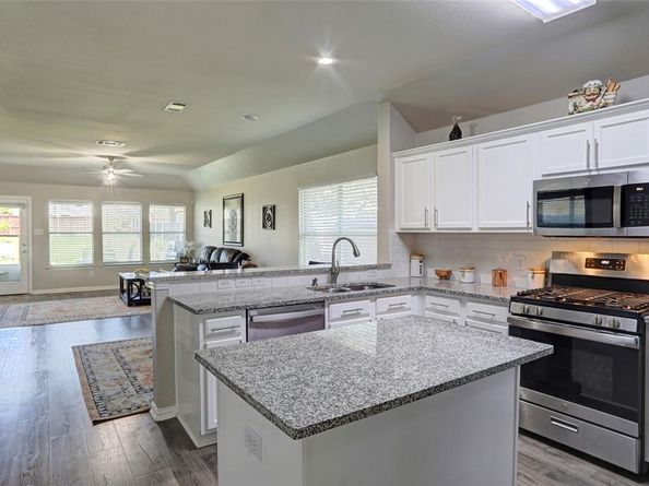 906  Horizon Ridge Circle , Little Elm Texas 75068