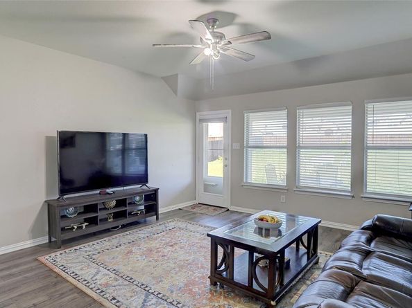906  Horizon Ridge Circle , Little Elm Texas 75068