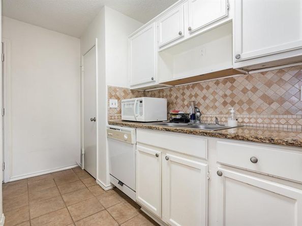 18333  Roehampton Drive  225, Dallas Texas 75252