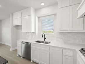 609  Hidden Lakes  , DeSoto Texas 75115