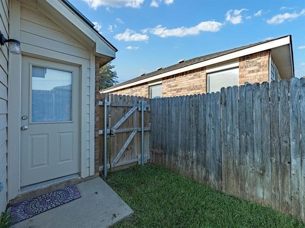 6701  Meadow Way Lane , Fort Worth Texas 76179