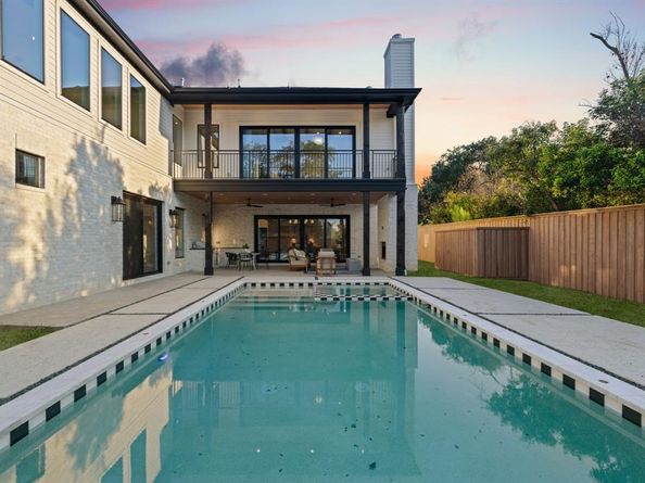 6437  Churchill Way , Dallas Texas 75230