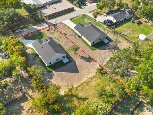 428  Wilshire Avenue , Azle Texas 76020
