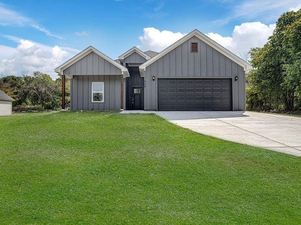 428  Wilshire Avenue , Azle Texas 76020