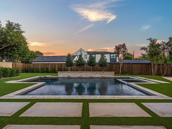 4557  Ridge Road , Dallas Texas 75229