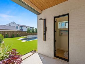 4557  Ridge Road , Dallas Texas 75229