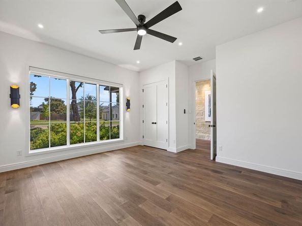 4557  Ridge Road , Dallas Texas 75229